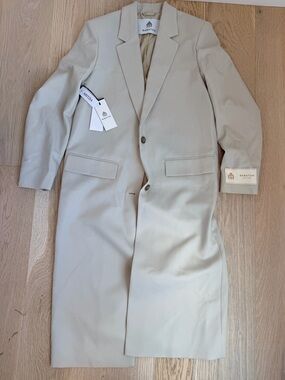 NWT Aritzia Babaton Cream Single-Breasted Spring Trench Coat